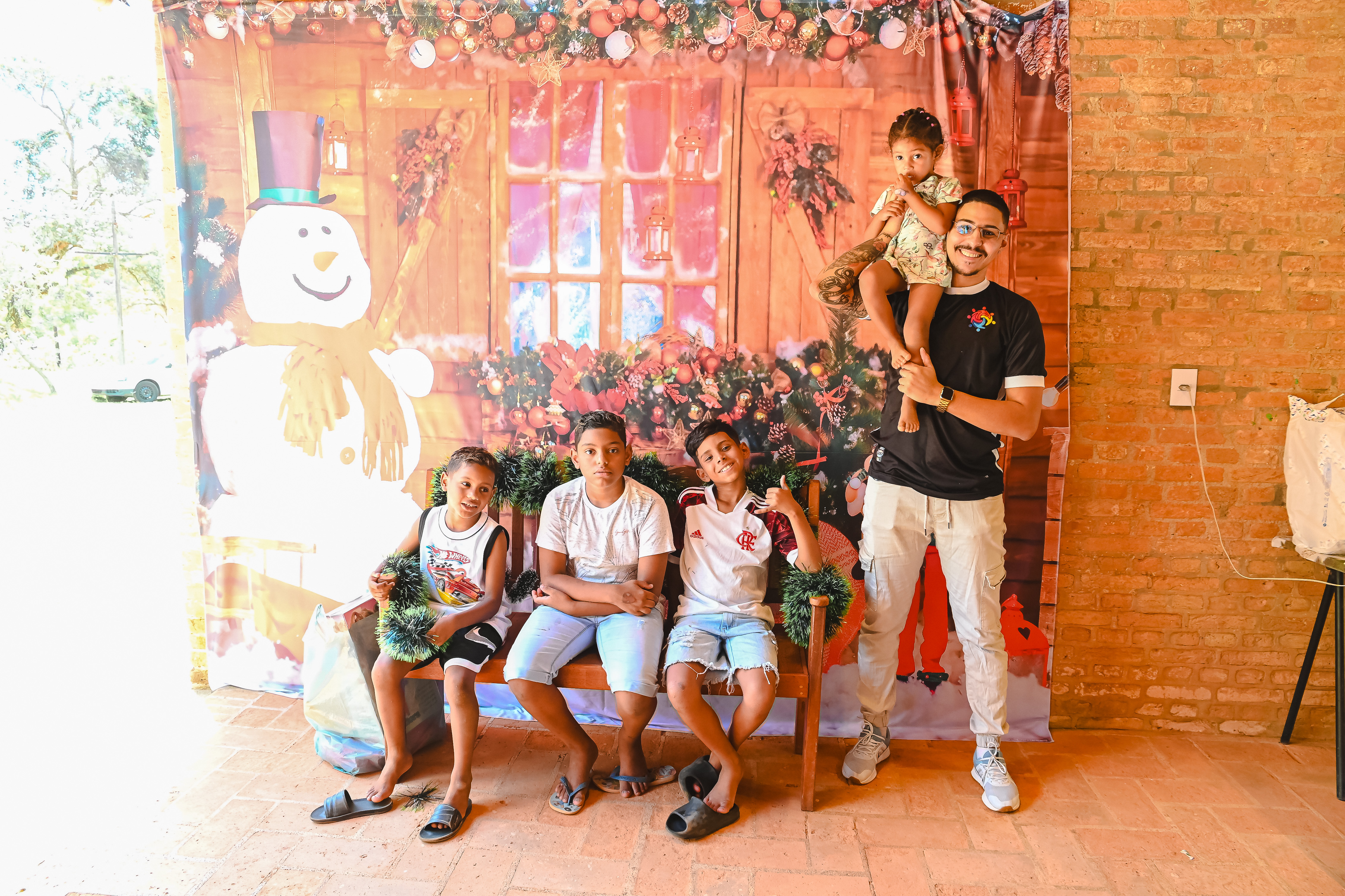 Crianças em roda durante atividade educativa de 2024